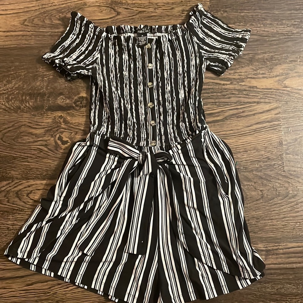 Black and White Short Romper M